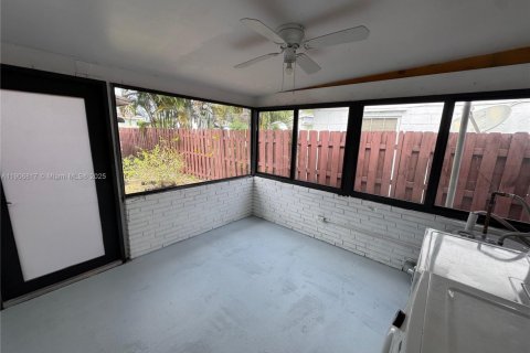 Снять в аренду виллу или дом в Халландейл-Бич, Флорида 2 спальни, 144.93м2, № 1963283 - фото 29