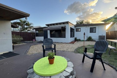 Снять в аренду виллу или дом в Халландейл-Бич, Флорида 2 спальни, 144.93м2, № 1963283 - фото 18