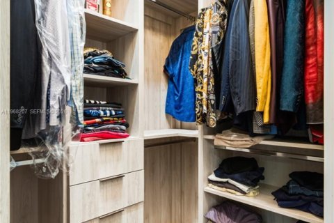 Villa ou maison à vendre à Wilton Manors, Floride: 5 chambres, 213.77 m2 № 2029399 - photo 21