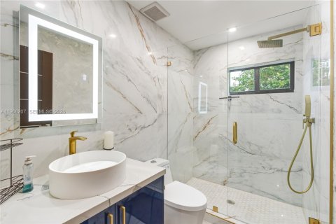 Villa ou maison à vendre à Wilton Manors, Floride: 5 chambres, 213.77 m2 № 2029399 - photo 28