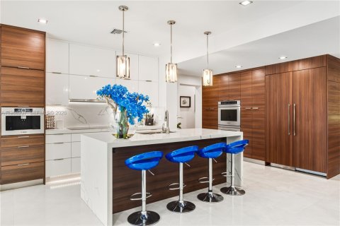 Villa ou maison à vendre à Wilton Manors, Floride: 5 chambres, 213.77 m2 № 2029399 - photo 10