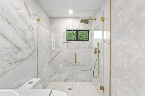 Villa ou maison à vendre à Wilton Manors, Floride: 5 chambres, 213.77 m2 № 2029399 - photo 29