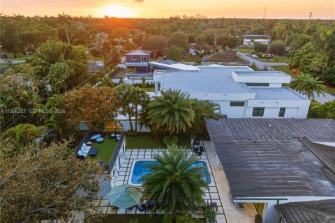 Villa ou maison à vendre à Wilton Manors, Floride: 5 chambres, 213.77 m2 № 2029399 - photo 6