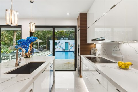 Villa ou maison à vendre à Wilton Manors, Floride: 5 chambres, 213.77 m2 № 2029399 - photo 11