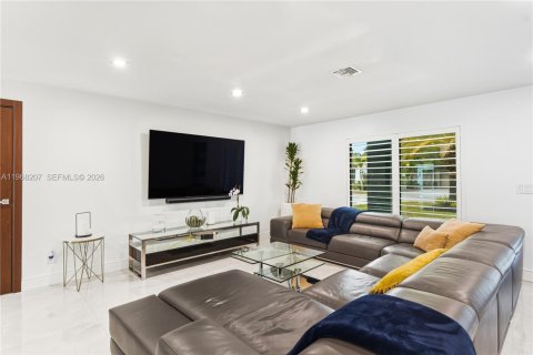 Villa ou maison à vendre à Wilton Manors, Floride: 5 chambres, 213.77 m2 № 2029399 - photo 15