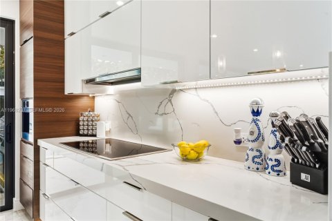 Villa ou maison à vendre à Wilton Manors, Floride: 5 chambres, 213.77 m2 № 2029399 - photo 9