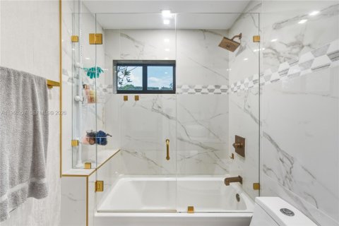 Villa ou maison à vendre à Wilton Manors, Floride: 5 chambres, 213.77 m2 № 2029399 - photo 24