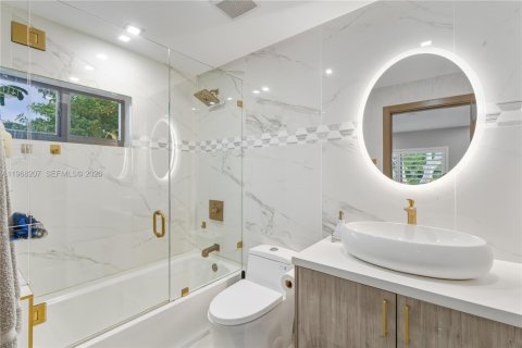 Villa ou maison à vendre à Wilton Manors, Floride: 5 chambres, 213.77 m2 № 2029399 - photo 25