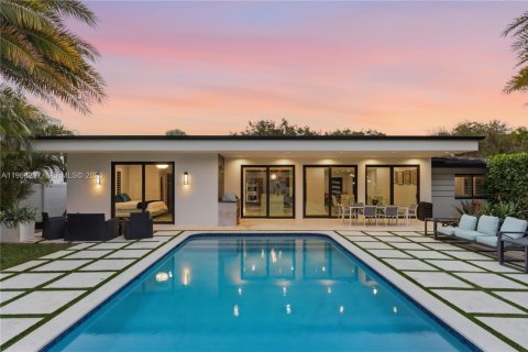 Villa ou maison à vendre à Wilton Manors, Floride: 5 chambres, 213.77 m2 № 2029399 - photo 5