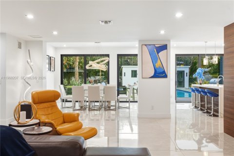 Villa ou maison à vendre à Wilton Manors, Floride: 5 chambres, 213.77 m2 № 2029399 - photo 13