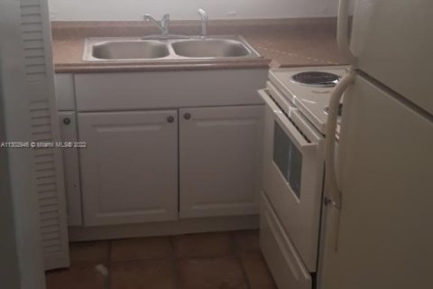 Condominio en venta en Margate, Florida, 1 dormitorio, 52.03 m2 № 1453576 - foto 2