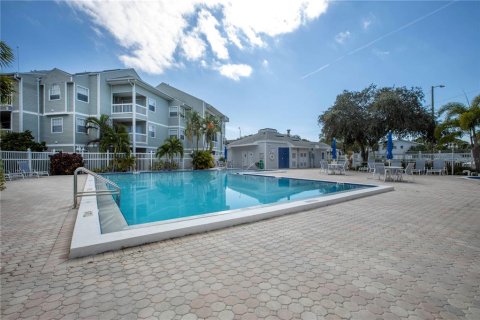 Condominio en venta en Saint Petersburg, Florida, 2 dormitorios, 83.61 m2 № 2210375 - foto 21