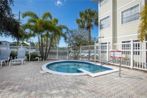 Condominio en venta en Saint Petersburg, Florida, 2 dormitorios, 83.61 m2 № 2210375 - foto 22