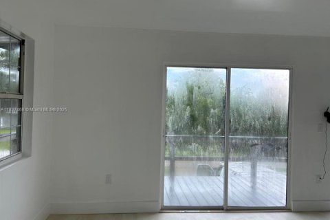 House in Punta Gorda, Florida 2 bedrooms № 1822148 - photo 5