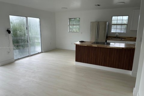 House in Punta Gorda, Florida 2 bedrooms № 1822148 - photo 7