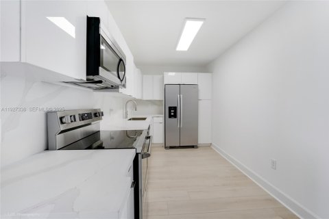 Condominio en venta en Miami Beach, Florida, 2 dormitorios, 119.57 m2 № 1986253 - foto 1