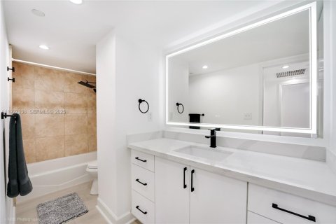 Condominio en venta en Miami Beach, Florida, 2 dormitorios, 119.57 m2 № 1986253 - foto 7