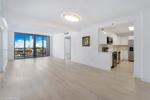 Condominio en venta en Miami Beach, Florida, 2 dormitorios, 119.57 m2 № 1986253 - foto 2