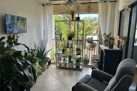 Condo in Coral Springs, Florida, 3 bedrooms № 1974303 - photo 4