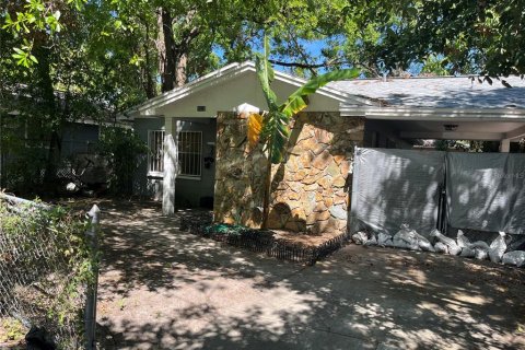 Villa ou maison à vendre à Tampa, Floride: 2 chambres, 81.94 m2 № 1719813 - photo 11