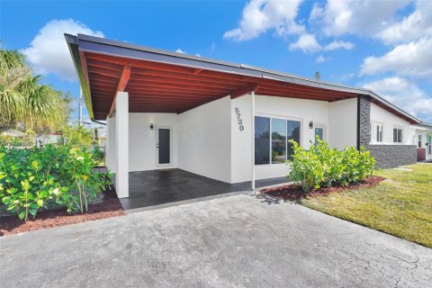 Купить виллу или дом в Дейви, Флорида 3 спальни, № 1973283 - фото 2