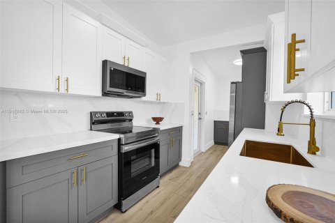 Купить виллу или дом в Дейви, Флорида 3 спальни, № 1973283 - фото 13