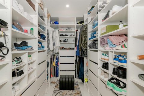 Casa en venta en Miami, Florida, 4 dormitorios, 210.7 m2 № 1965868 - foto 25