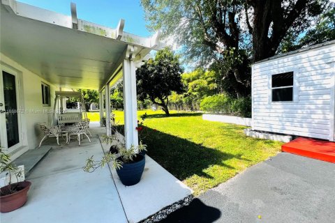 Villa ou maison à vendre à Miami, Floride: 4 chambres, 227.8 m2 № 1942334 - photo 23