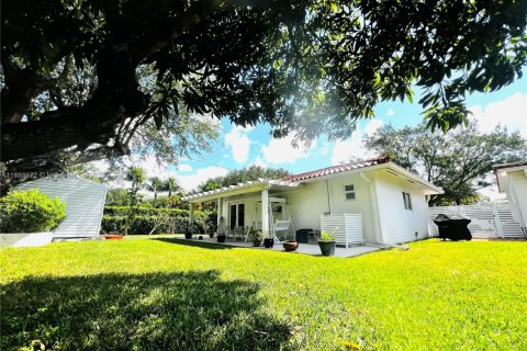 House in Miami, Florida 4 bedrooms, 227.8 sq.m. № 1942334 - photo 28