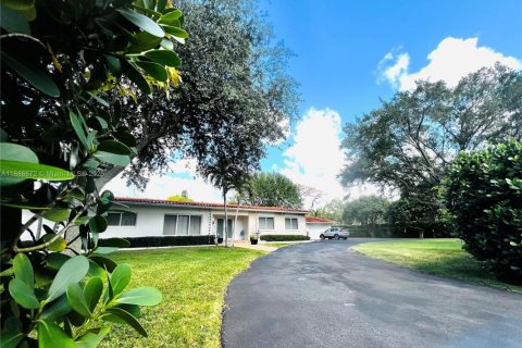 House in Miami, Florida 4 bedrooms, 227.8 sq.m. № 1942334 - photo 26
