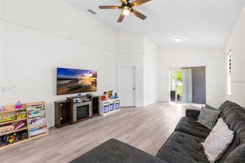 Casa en venta en Seffner, Florida, 3 dormitorios, 158.03 m2 № 2158028 - foto 10