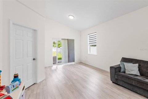 Casa en venta en Seffner, Florida, 3 dormitorios, 158.03 m2 № 2158028 - foto 13