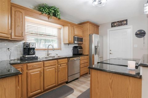 Villa ou maison à vendre à Brandon, Floride: 3 chambres, 149.94 m2 № 2344607 - photo 3
