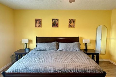 Villa ou maison à vendre à Kissimmee, Floride: 2 chambres, 123.56 m2 № 2347649 - photo 10