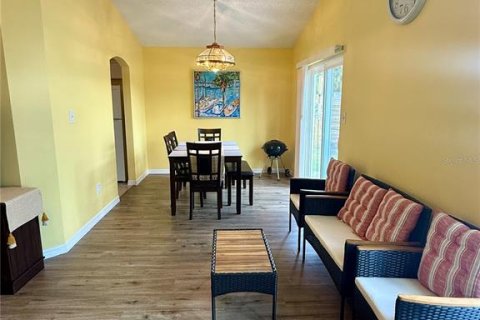 Villa ou maison à vendre à Kissimmee, Floride: 2 chambres, 123.56 m2 № 2347649 - photo 4