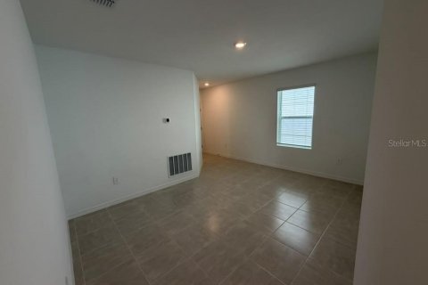Villa ou maison à louer à Haines City, Floride: 3 chambres, 148.83 m2 № 2423826 - photo 4