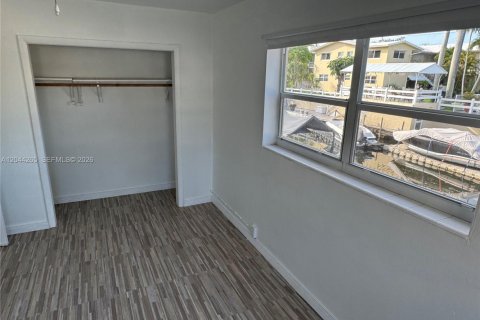 Condo in North Miami, Florida, 2 bedrooms  № 2168569 - photo 9