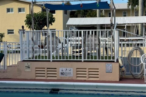 Condo in North Miami, Florida, 2 bedrooms  № 2168569 - photo 21