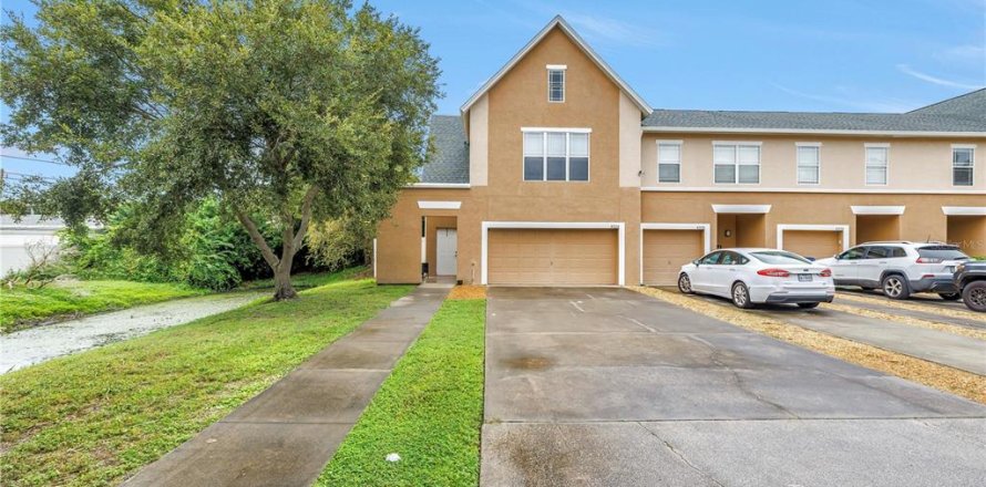 Touwnhouse à Saint Petersburg, Floride 3 chambres, 156.54 m2 № 1904086