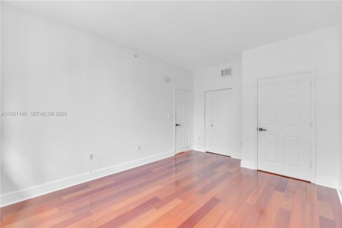 Condominio en venta en Miami, Florida, 3 dormitorios, 138.42 m2 № 2006335 - foto 25