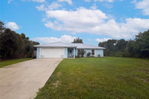 House in Lake Placid, Florida 3 bedrooms, 144 sq.m. № 2275485