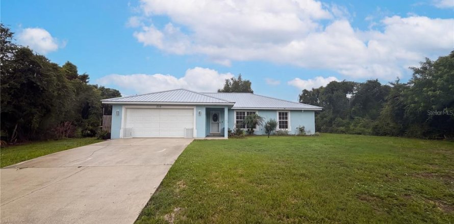 House in Lake Placid, Florida 3 bedrooms, 144 sq.m. № 2275485