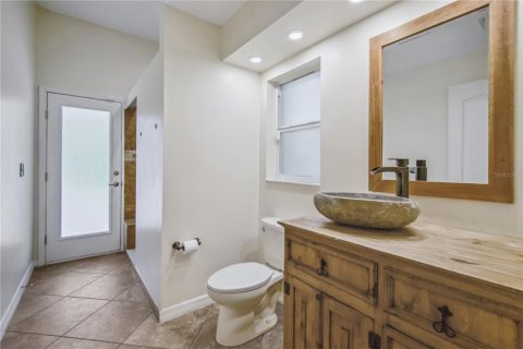 House in Tampa, Florida 4 bedrooms, 282.33 sq.m. № 1740613 - photo 11