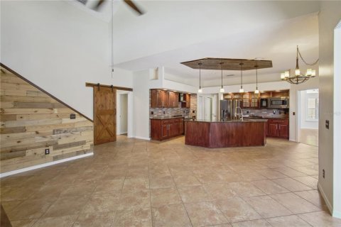 House in Tampa, Florida 4 bedrooms, 282.33 sq.m. № 1740613 - photo 8