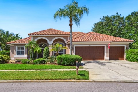 House in Tampa, Florida 4 bedrooms, 282.33 sq.m. № 1740613 - photo 1