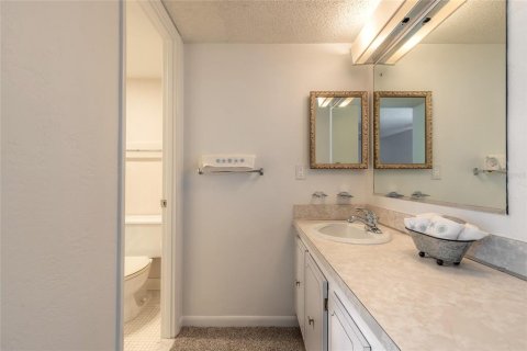 Condo in Daytona Beach Shores, Florida, 2 bedrooms  № 1815735 - photo 25