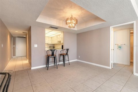 Condo in Daytona Beach Shores, Florida, 2 bedrooms  № 1815735 - photo 9