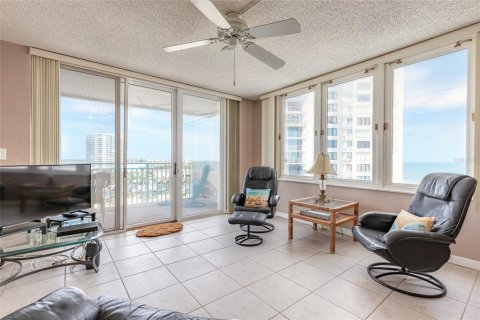 Condo in Daytona Beach Shores, Florida, 2 bedrooms  № 1815735 - photo 14
