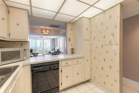 Condo in Daytona Beach Shores, Florida, 2 bedrooms  № 1815735 - photo 11