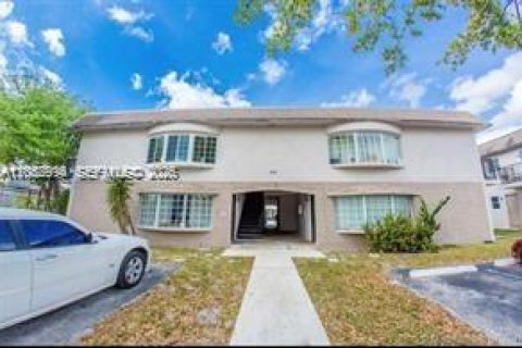 Copropriété à vendre à Lauderhill, Floride: 3 chambres, 125.42 m2 № 2179250 - photo 2